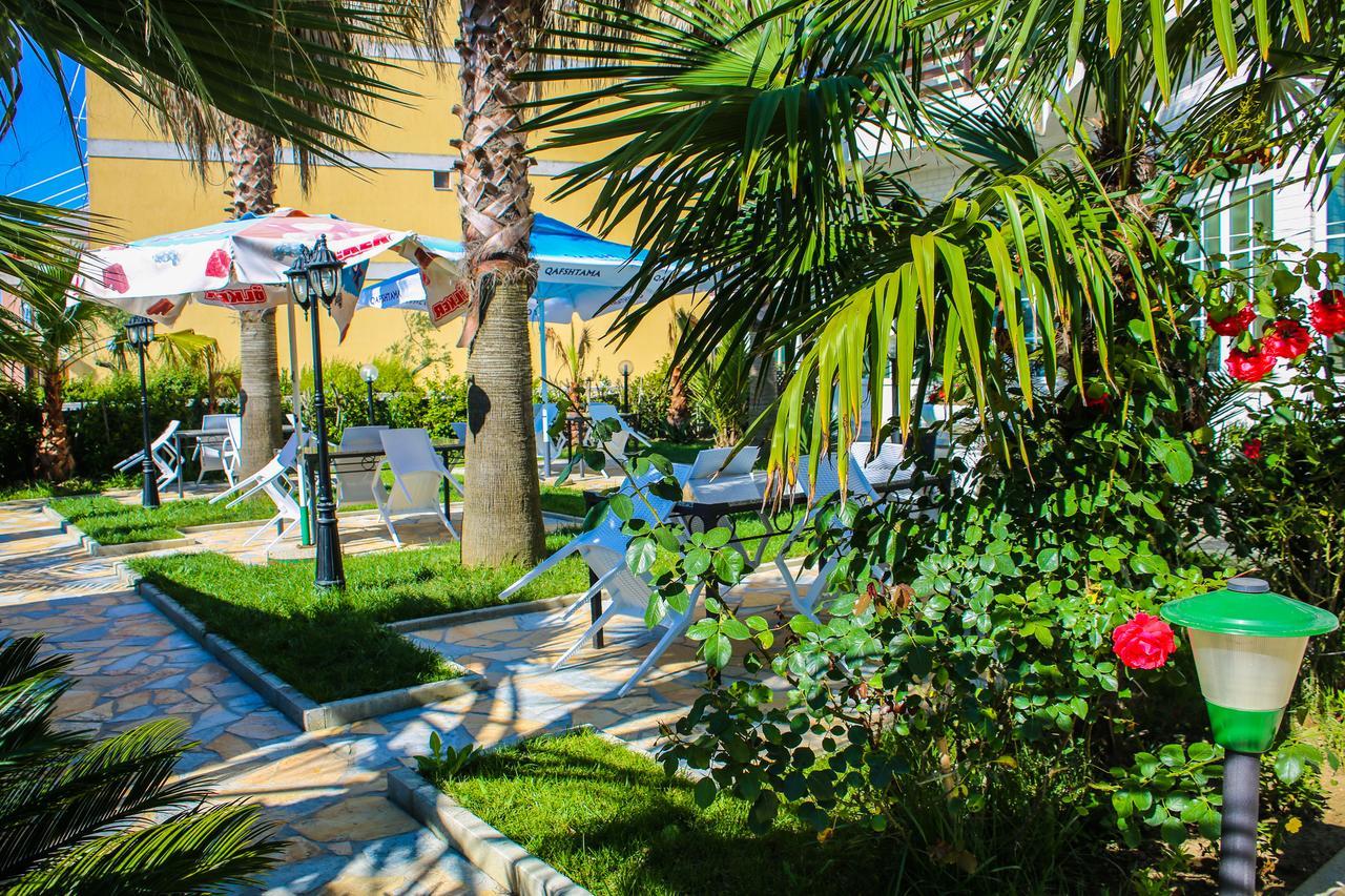 Hotel Venezia Golem  Eksteriør billede